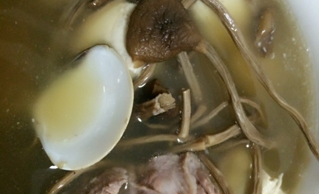 茶树菇炖汤