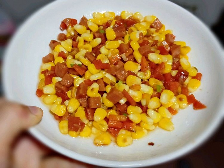 水果胡萝卜玉米炒火腿粒的做法