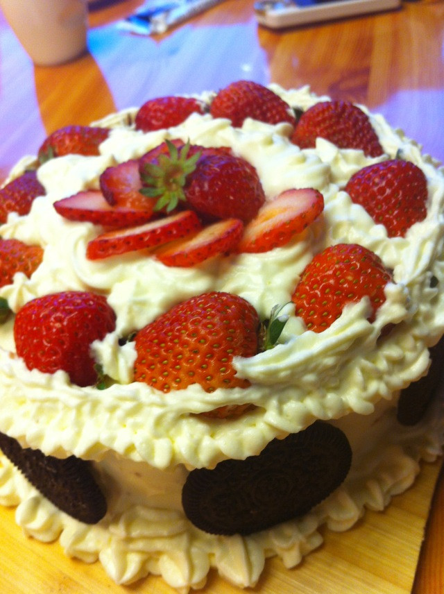 心中那一抹悸动--草莓奶油巧克力蛋糕的做法