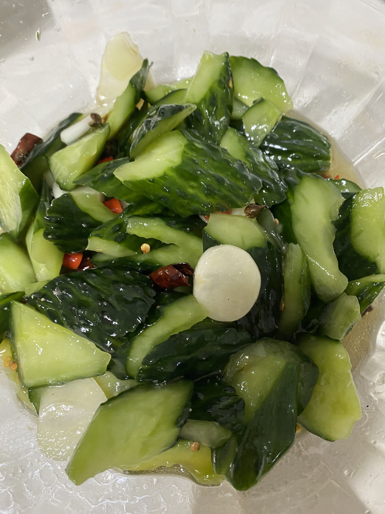 酸酸甜甜、麻麻辣辣的凉拌黄瓜的做法