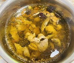 蒸红枣枸杞猪肉汤的做法