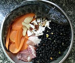 黑豆生鱼汤的做法