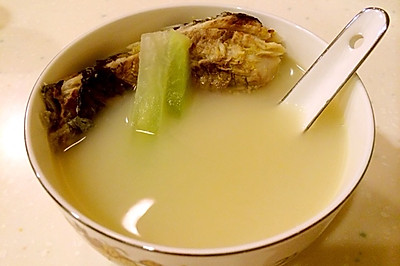 奶白萝卜鲫鱼汤