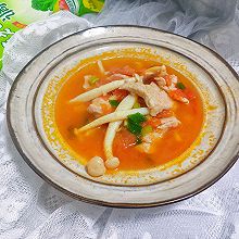 #轻食季怎么吃#番茄菌菇肉片汤