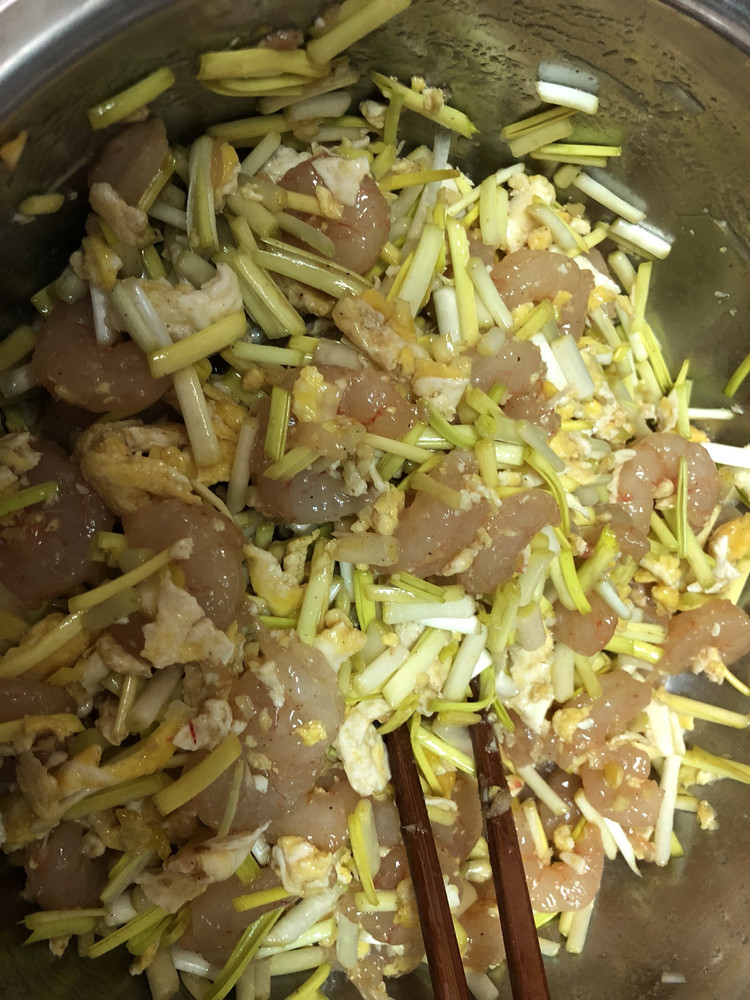 鲜虾仁韭黄鸡蛋水饺的做法