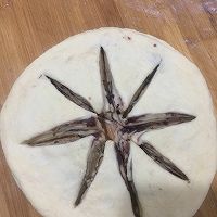 一款有颜值的手撕花朵面包的做法图解7