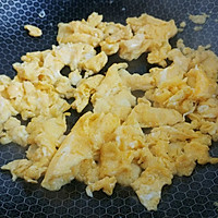 葱椒酱油平菇蛋的做法图解2