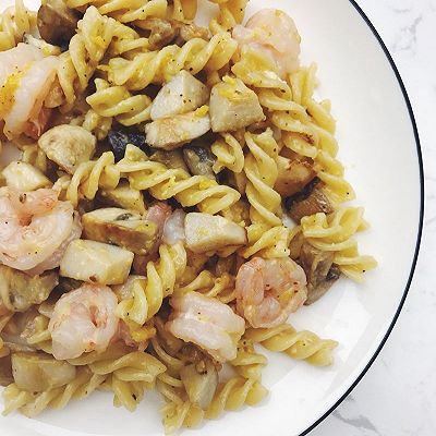 菌菇虾仁意面沙拉