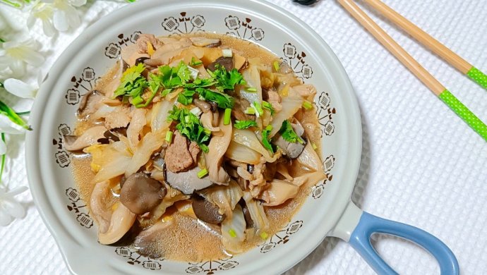 白菜蘑菇炖五花肉