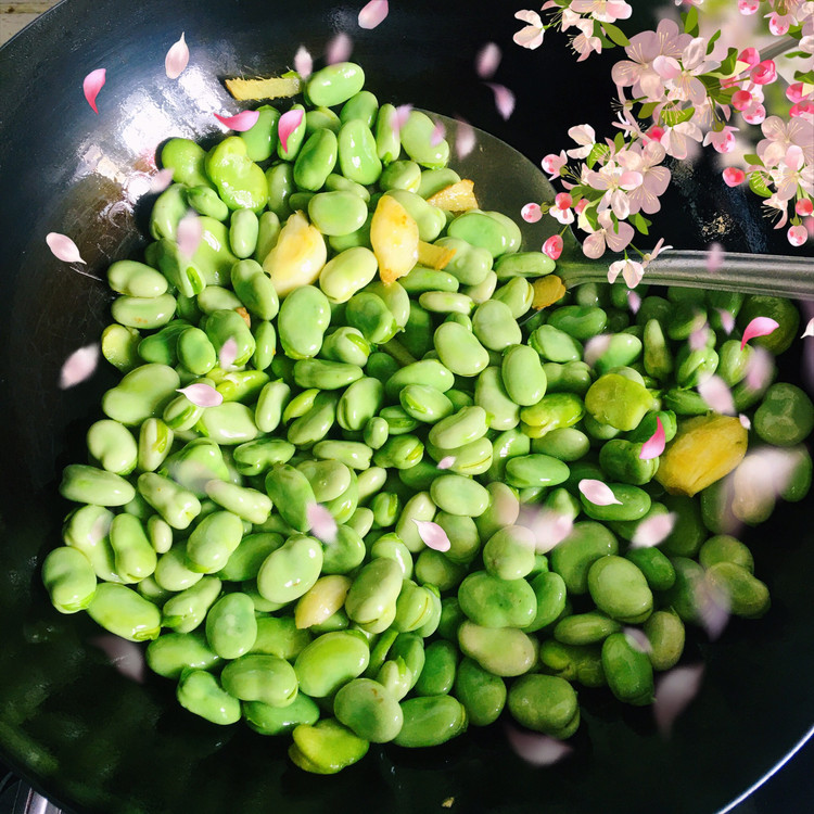 砂锅-超沙蚕豆的做法