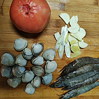 西红柿海鲜焖面的做法图解1