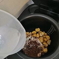 秋天必吃的糖渍栗子的做法图解3