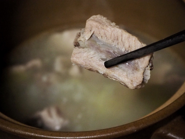 砂锅清炖排骨的做法