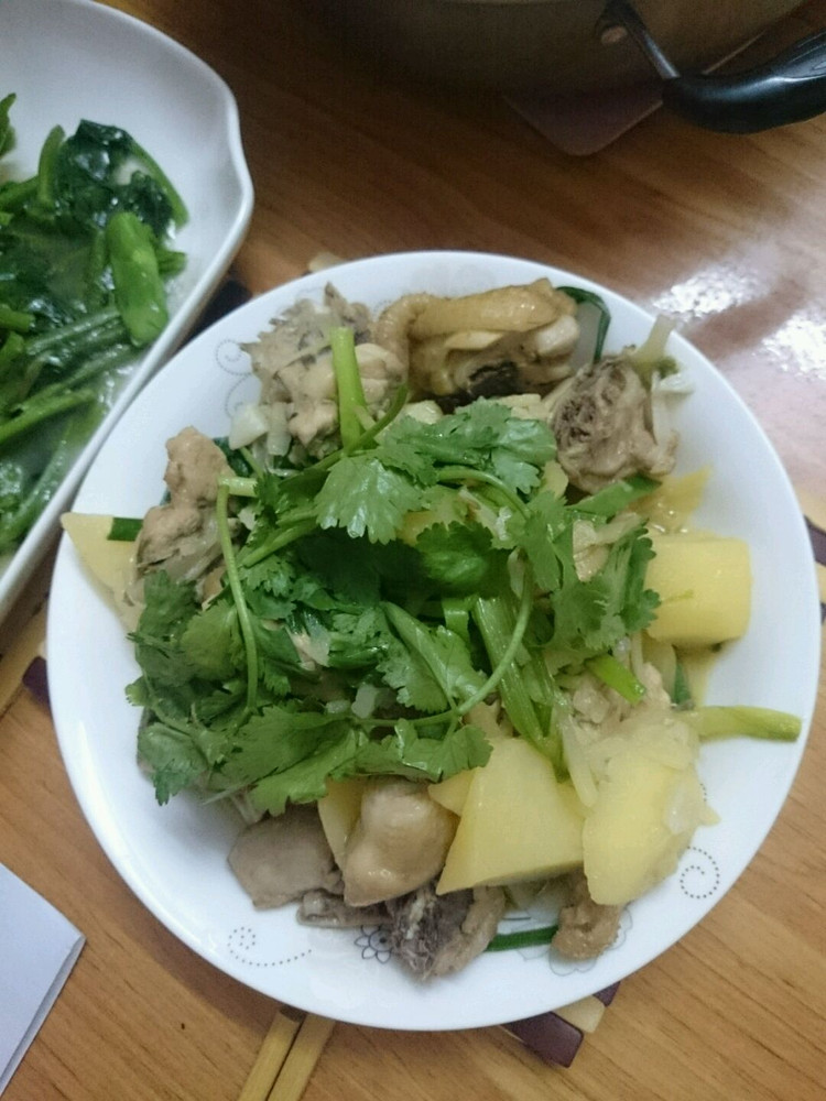 鸡肉炒土豆的做法