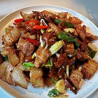 五花肉爆炒牛肝菌的做法图解2