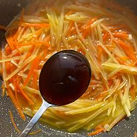 #感恩节烹饪挑战赛#胡萝卜炒土豆丝的做法图解5