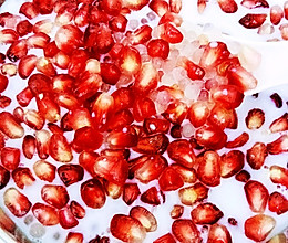 红宝石椰汁西米露的做法