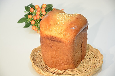 面包机做面包的方法（一键式芝麻牛奶面包）