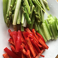 清炒芦笋的做法图解1