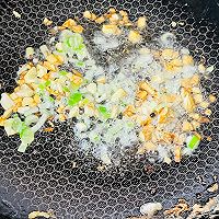 午餐肉鸡蛋炒玉米面的做法图解7