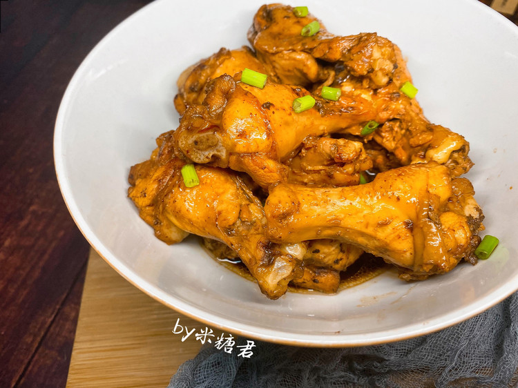 电饭煲红烧鸡翅，无油无水零失败的做法