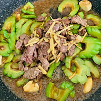 苦瓜炒牛肉的做法图解4