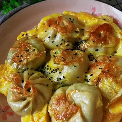 抱蛋煎肉包。