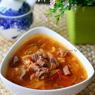 韩式卷心菜番茄牛肉汤