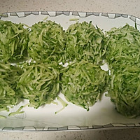 黄瓜鲜肉馄饨（水饺）的做法图解2