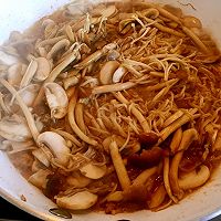 鲜菇煲#金龙鱼外婆乡小榨菜籽油#的做法图解10