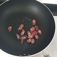 辣椒洋葱炒腊肠的做法图解3