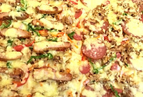 奥尔良鸡肉&火腿双拼披萨的做法