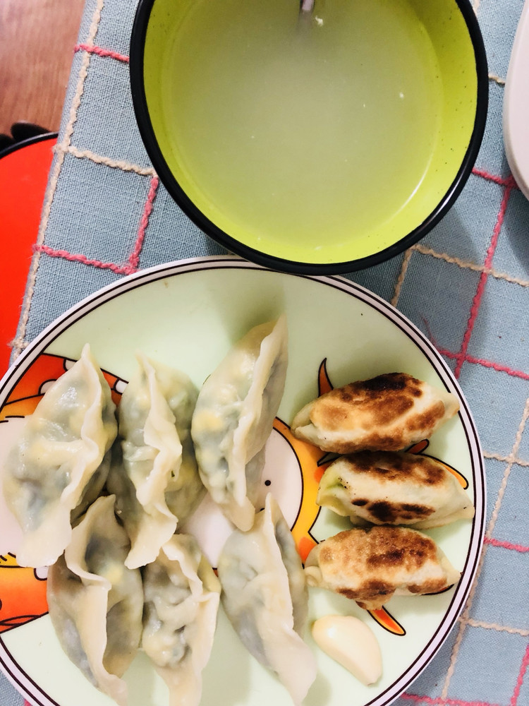 韭菜饺子和盒子—家的味道的做法