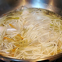 #味达美名厨福气汁，新春添口福#快手早餐热汤面的做法图解6
