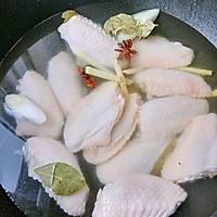 清淡不腻的炖白萝卜鸡翅&简易版鸡汤米线的做法图解6