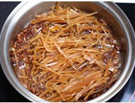 黄豆炒咸菜的做法图解8