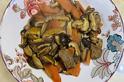 胡萝卜香菇烩瘦肉（下饭菜）