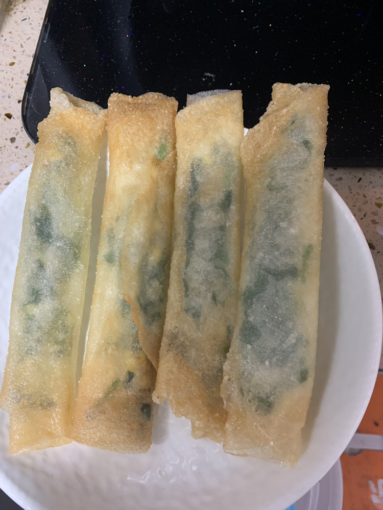 韭菜鸡蛋馅春卷的做法
