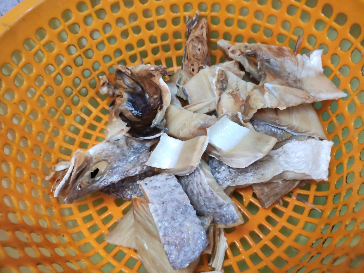 黄鱼鲞烧五花肉家常做法很传统，经典海鲜味道鱼鲞烧肉好吃很地道_哔哩哔哩_bilibili