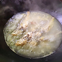 暖胃暖心黄花鱼汤的做法图解5