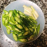 【农家小炒肉】只需3步轻松搞定的做法图解2