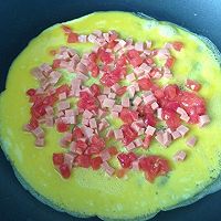 番茄火腿芝士鸡蛋卷的做法图解4