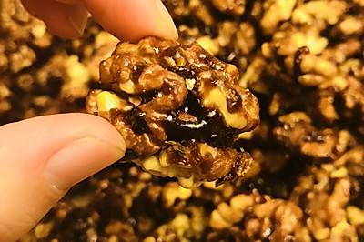红糖琥珀桃仁