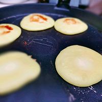 不需油、零失败、营养美味的快手健康饼——酸奶鸡蛋小饼的做法图解3