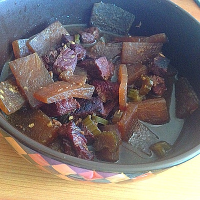 芹菜白萝卜炖牛肉
