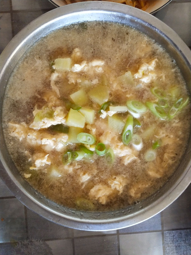 土豆鸡蛋汤的做法