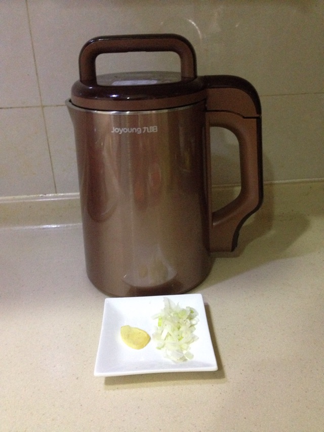 香菇杂蔬粥的做法图解2