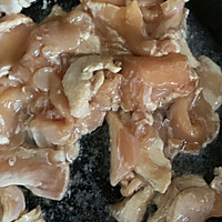洋葱炒鸡胸肉的做法图解3