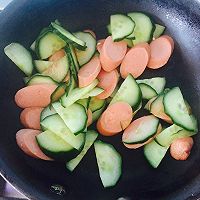 黄瓜炒火腿肠的做法图解5