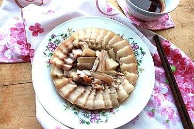 三步做出肥而不腻的盐水肉